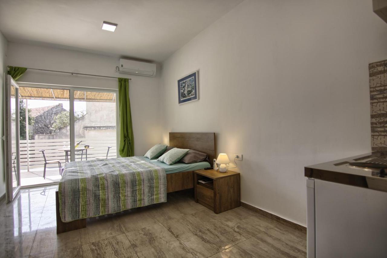 Rooms Dragica ปาโกชตาเน ภายนอก รูปภาพ