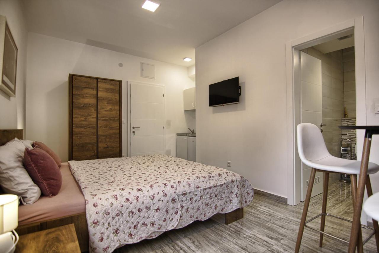 Rooms Dragica ปาโกชตาเน ภายนอก รูปภาพ